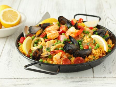 Classic Perfect Paella Setup